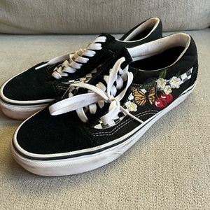 Super cute vans!